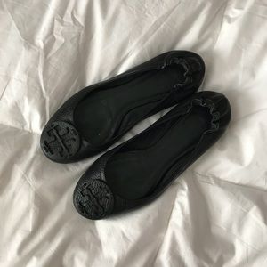 Sold on Ⓜ️ Tory Burch flats